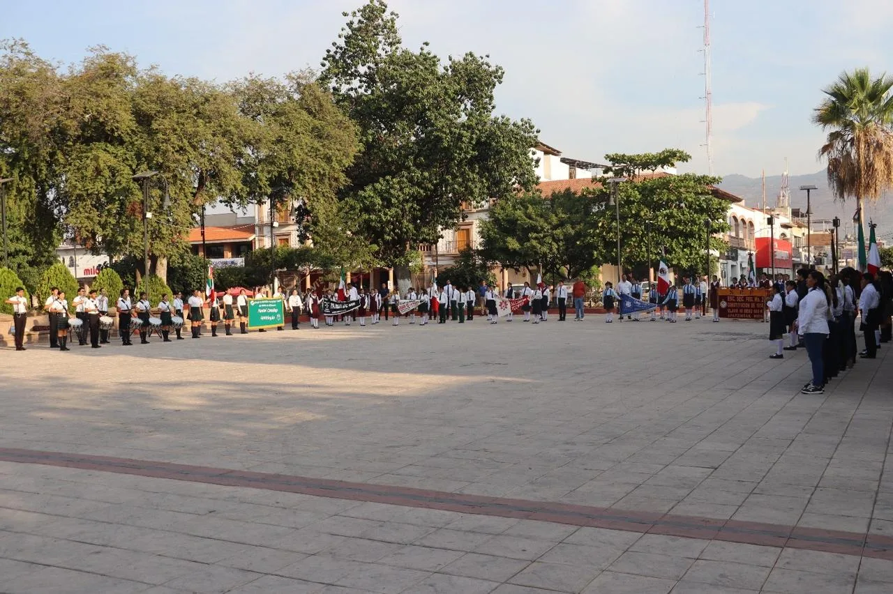 Apatzingán conmemora el 109 aniversario de la Constitución de 1917
