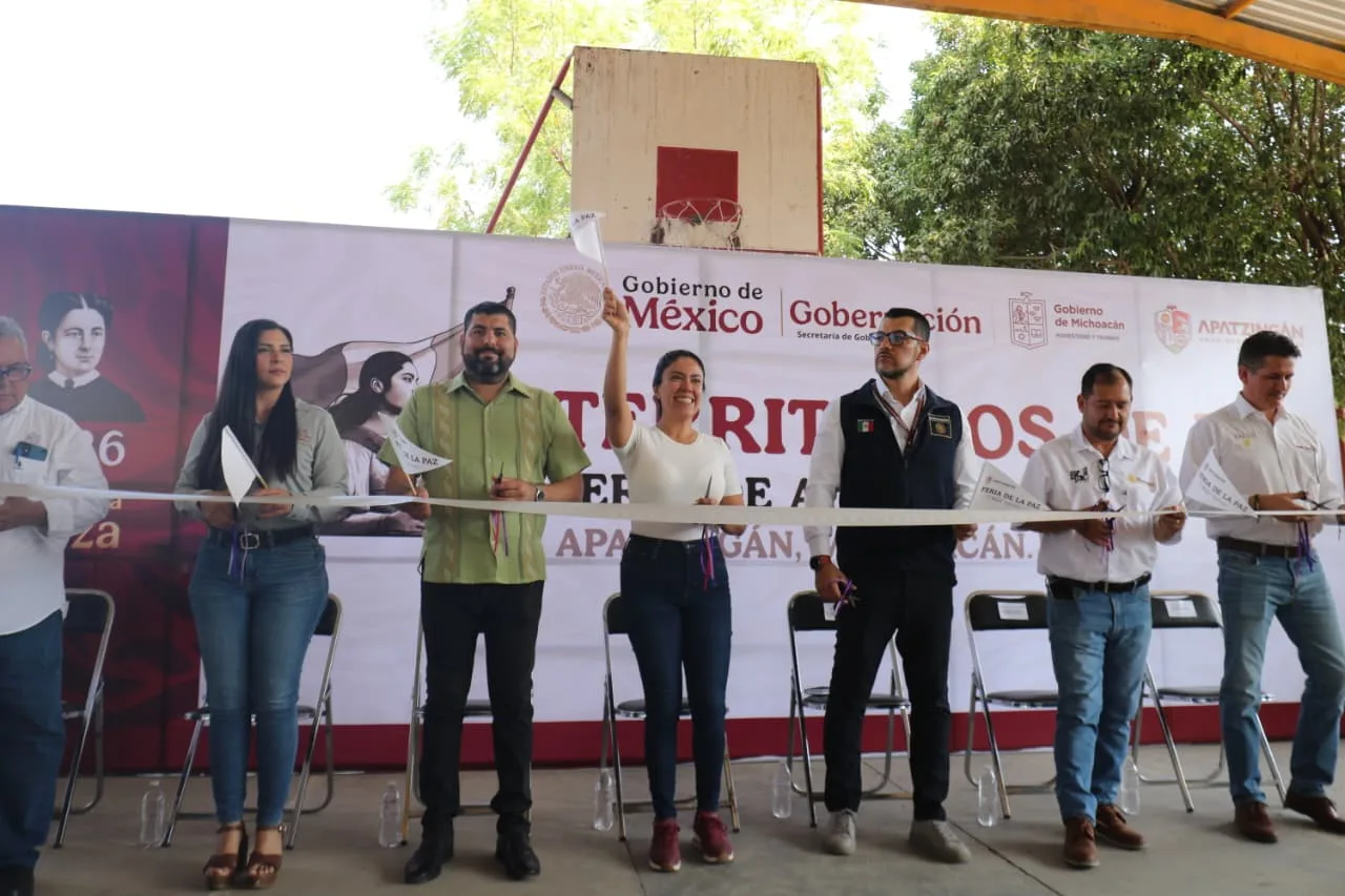 Gobierno de Apatzingán realiza la primera Feria de la Paz con servicios y apoyos para la comunidad